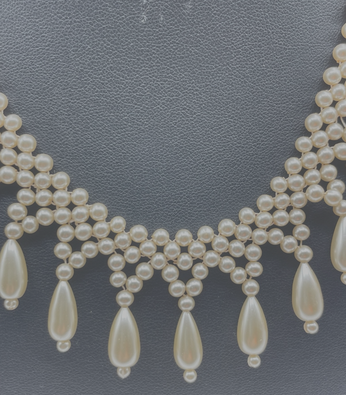 Edle vintage Modeschmuck Statement Halskette Faux Collier Perlen Handarbeit L 404