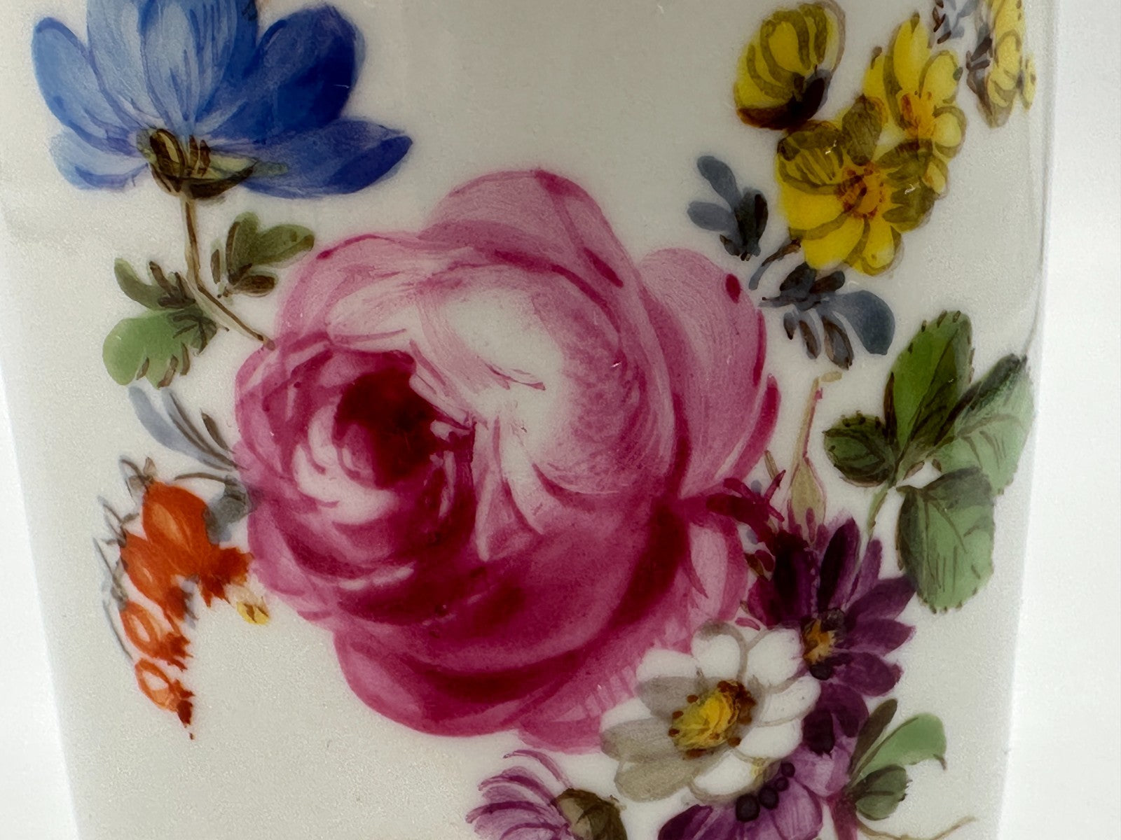 Meissen Vase um 1900 – handbemalt - Blumen & Schmetterling - Goldstaffage5