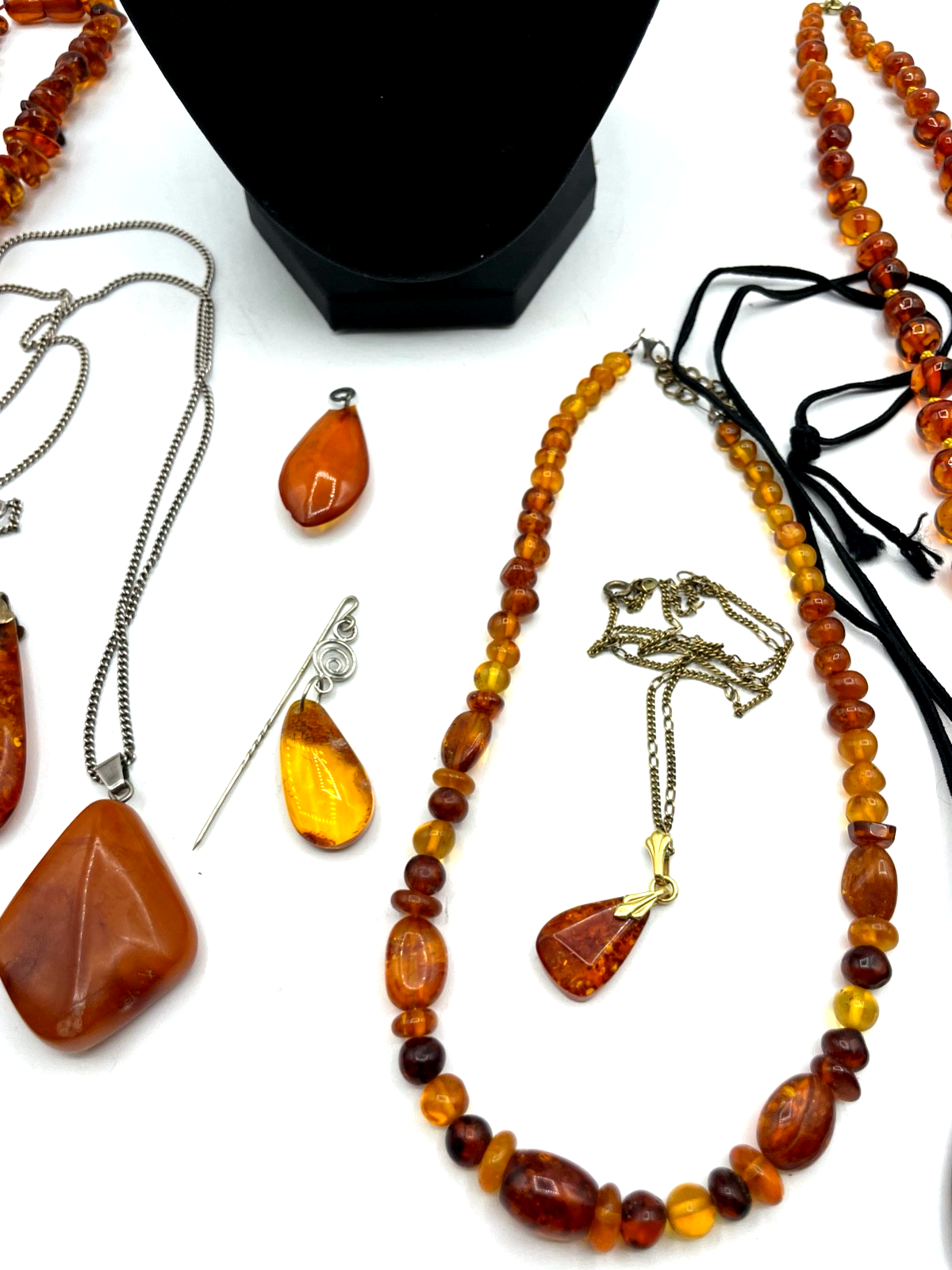 Konvolut tragbar gepfl. Bernstein Schmuck alt + neu Kette Anhänger Anstecknadel3