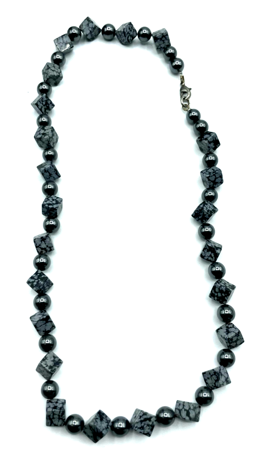 Vintage Howlith Würfel + Hämatit Perlen im Mix Halskette L 51 cm sehr gepflegt0