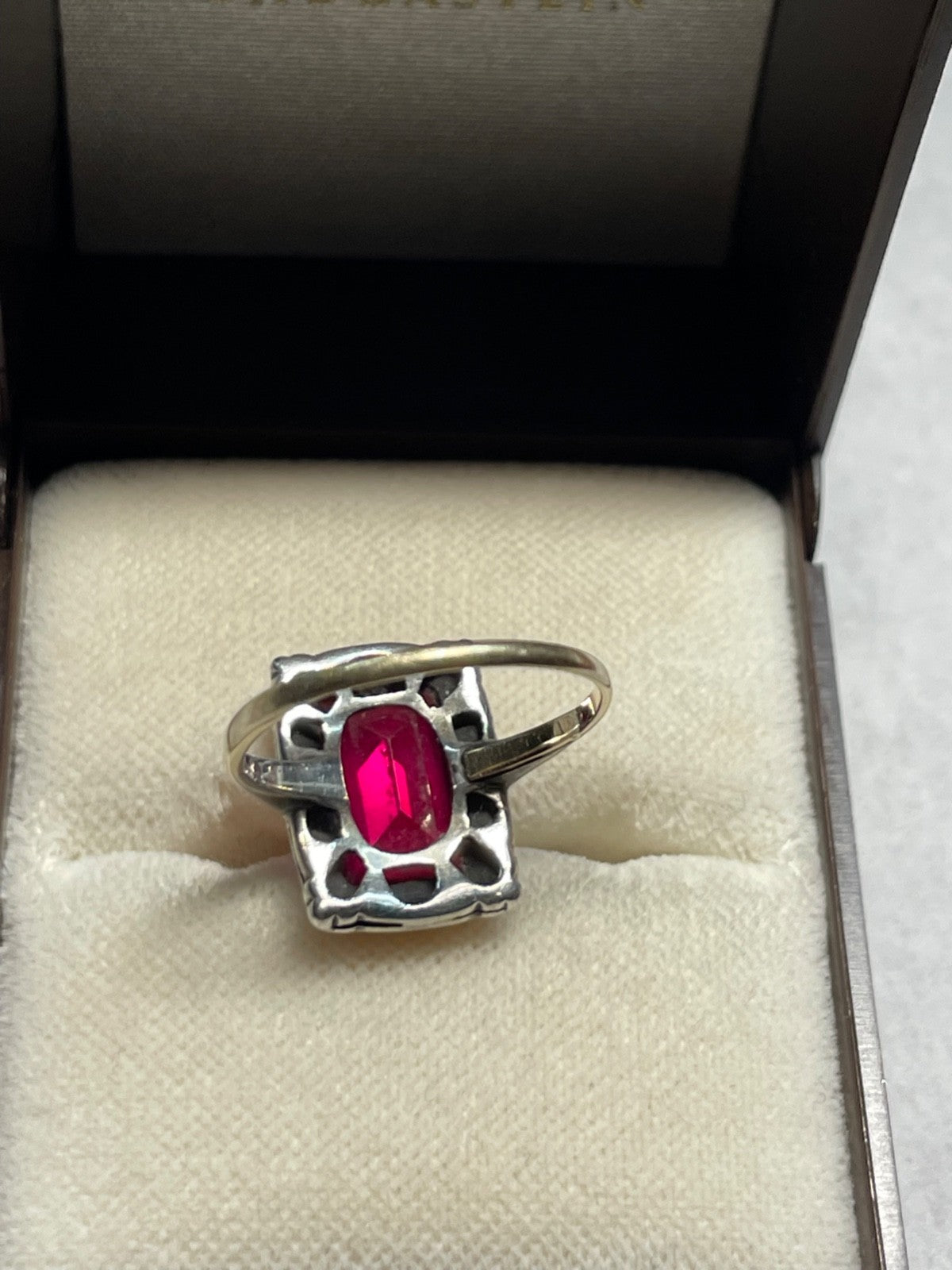 Aparter antik Ring 333 Gold 8 K roter Spinell Farbstein Ø 16 mm RG 50  gepfl.4