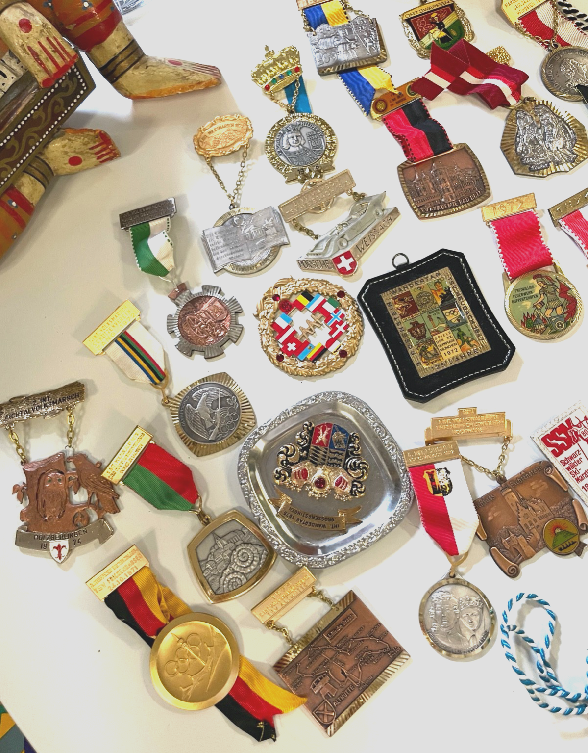 Komplett Sammlung alte Wanderabzeichen Wandermedaillen 10 KG gemischtes Konvolut2