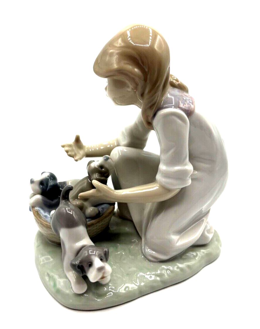 Lladro Porzellan Figur Joy in a basket 5595 perfect condition H 15 L 13,5 cm2