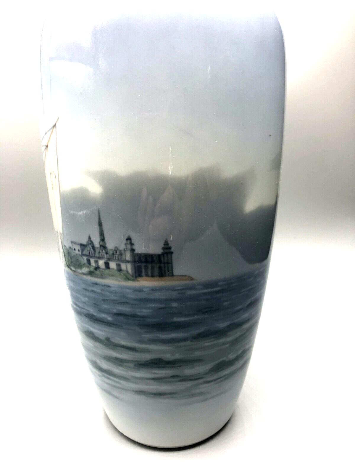 Vintage Royal Copenhagen Porzellan Vase 2609 1049 Segelschiff Küste H 23,5 cm7