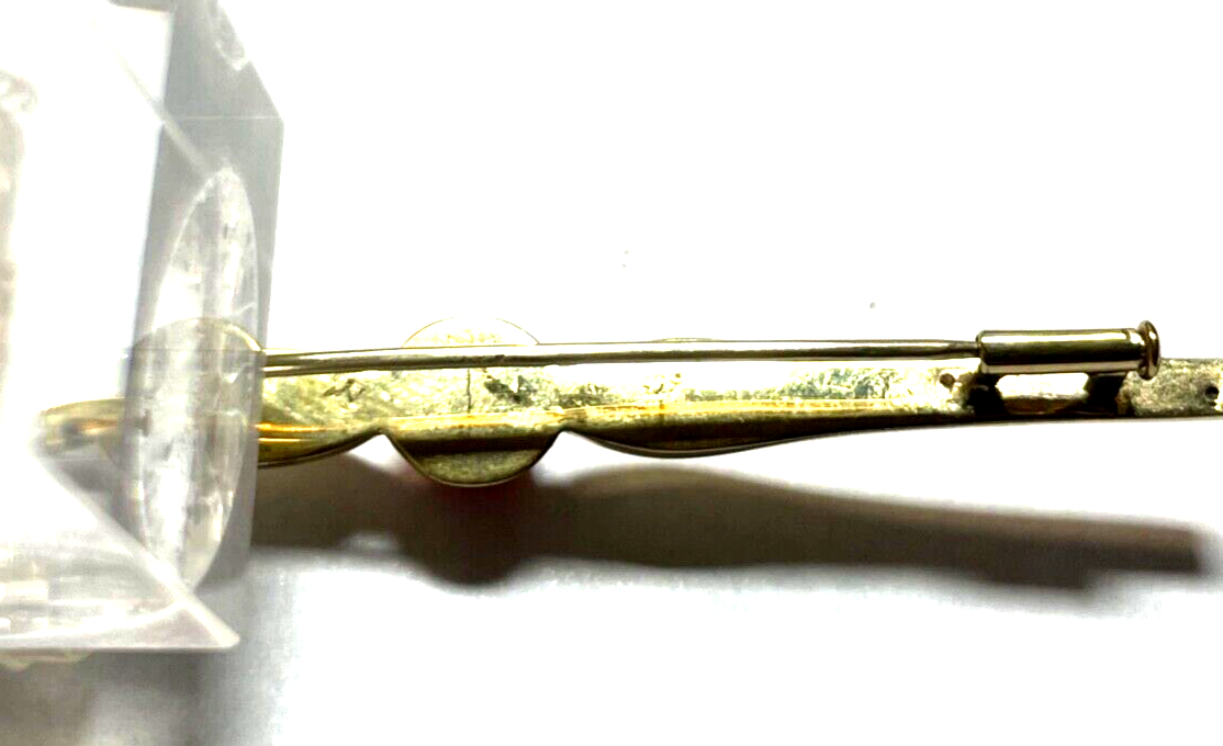 Klassische Stabbrosche Anstecknadel 333 Gold 8 K GG mit Koralle Button gepflegt8