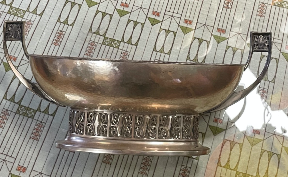 Jugendstil WMF dekorative Anbietschale auf Fuß Hammerschlag Dekor Straussenmarke0