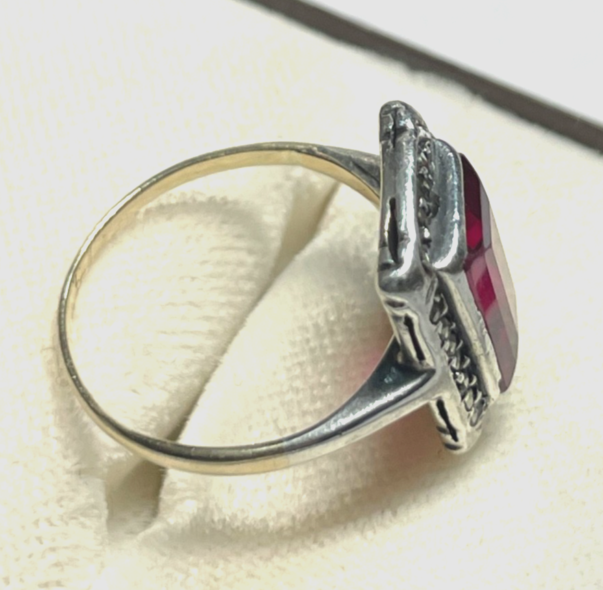 Aparter antik Ring 333 Gold 8 K roter Spinell Farbstein Ø 16 mm RG 50  gepfl.3