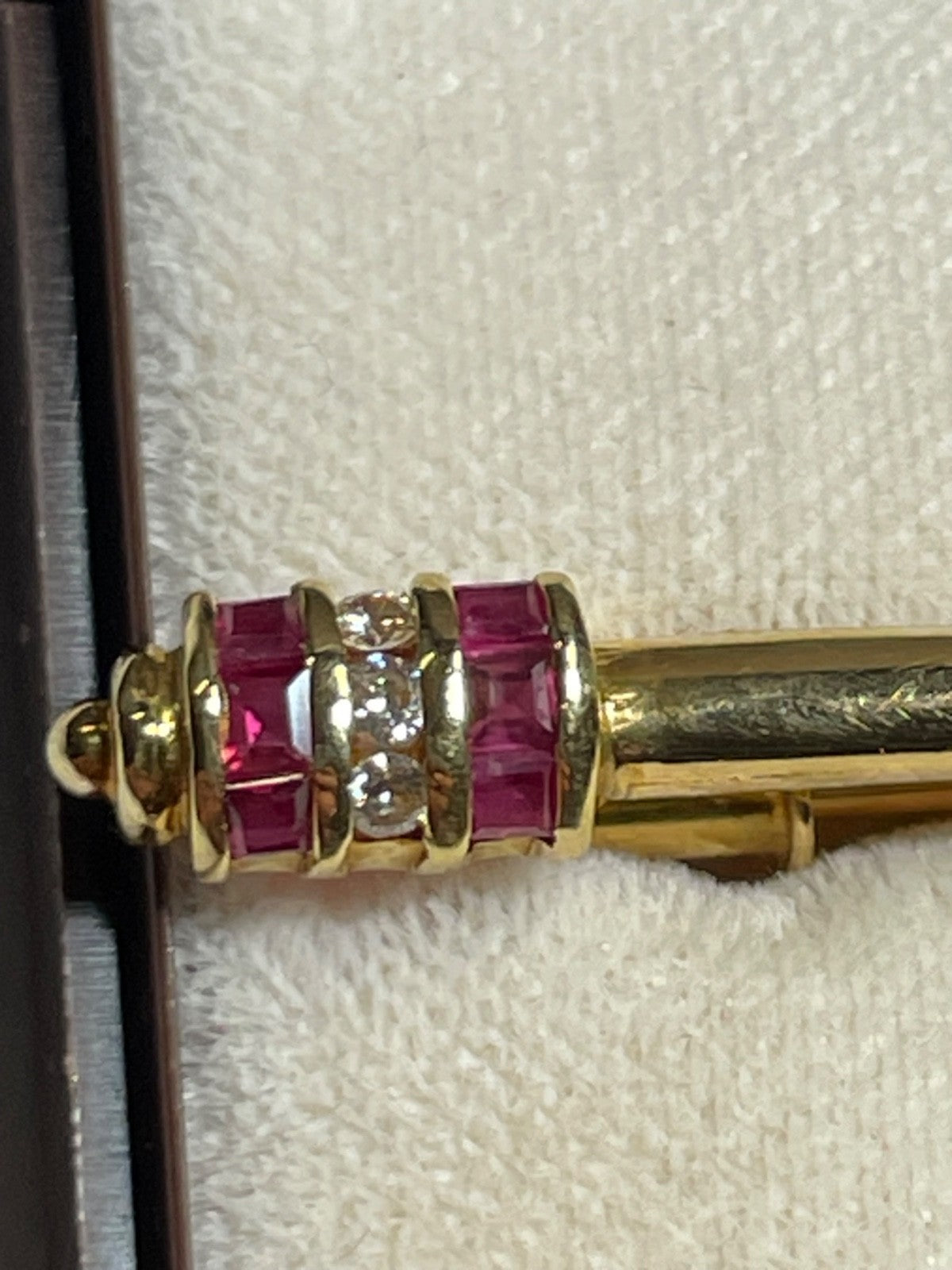 750 Gold 18 K Gold Brosche Anstecknadel Juwelier Qualität 6 Rubine 3 Brillanten1