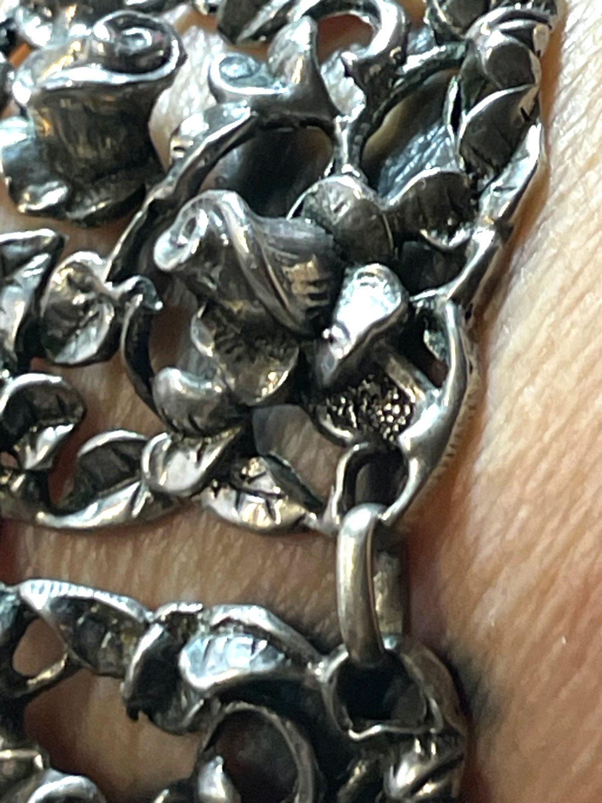 Stattliches 835 Silber Armband Jugendstil plastisches Rosen Dekor L 18cm B 30mm8