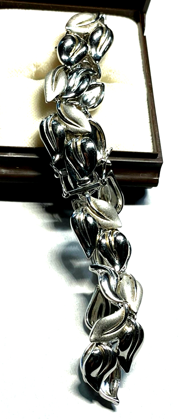 Neuwertiges Armband 925 Sterling Silber Blätter Dekor L 22 cm B 13 mm4