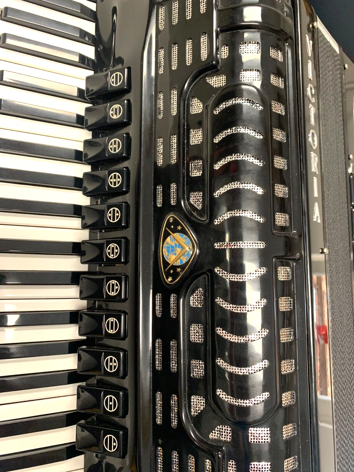 Profi Victoria Accordion 120 Bass - 11 x Diskantregister - 4 x Bassregister3