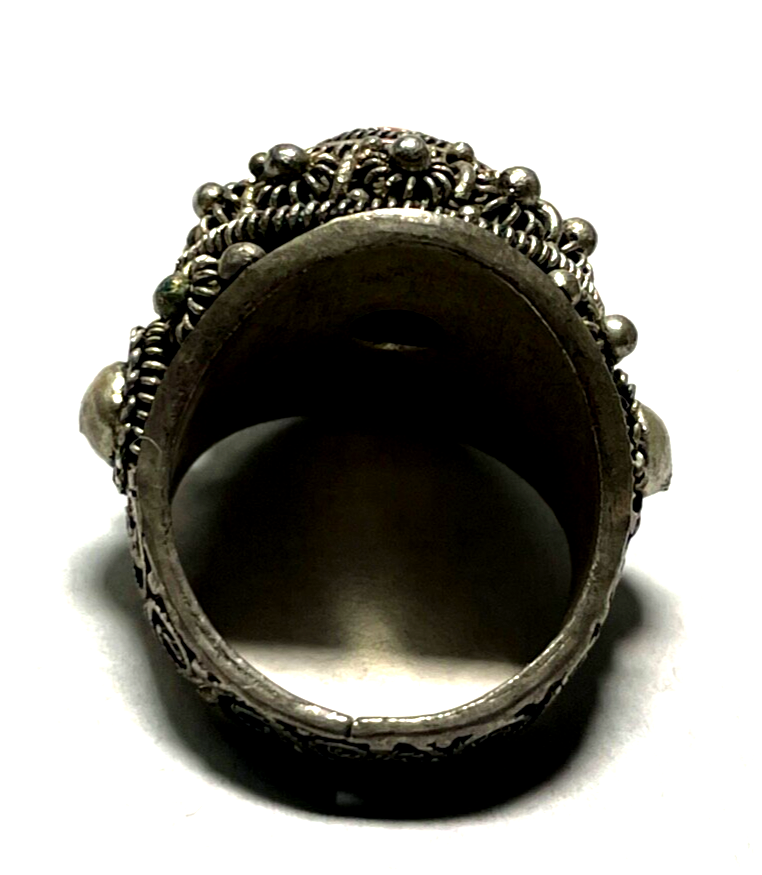 Solider vintage 800 Silber Ring Koralle Cabochon Handarbeit Filigranarbeit Ethno10