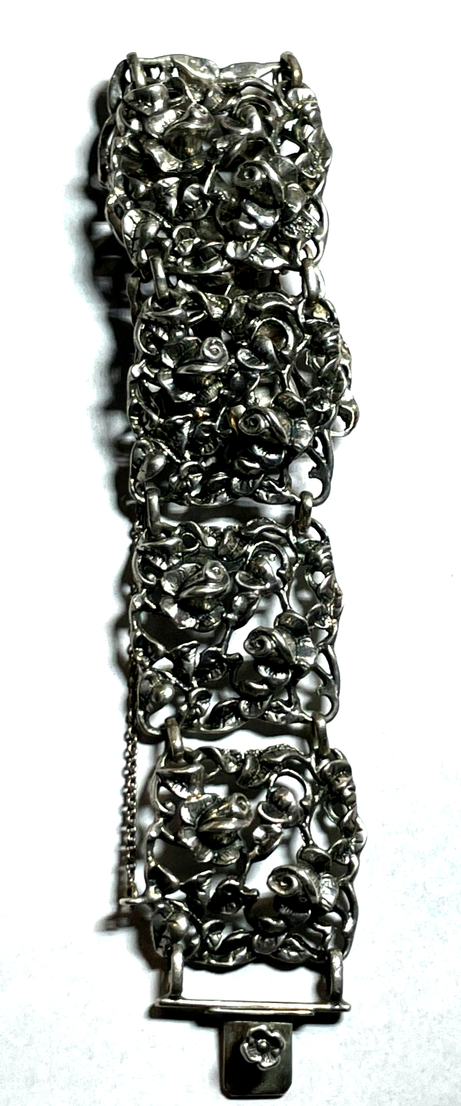 Stattliches 835 Silber Armband Jugendstil plastisches Rosen Dekor L 18cm B 30mm2