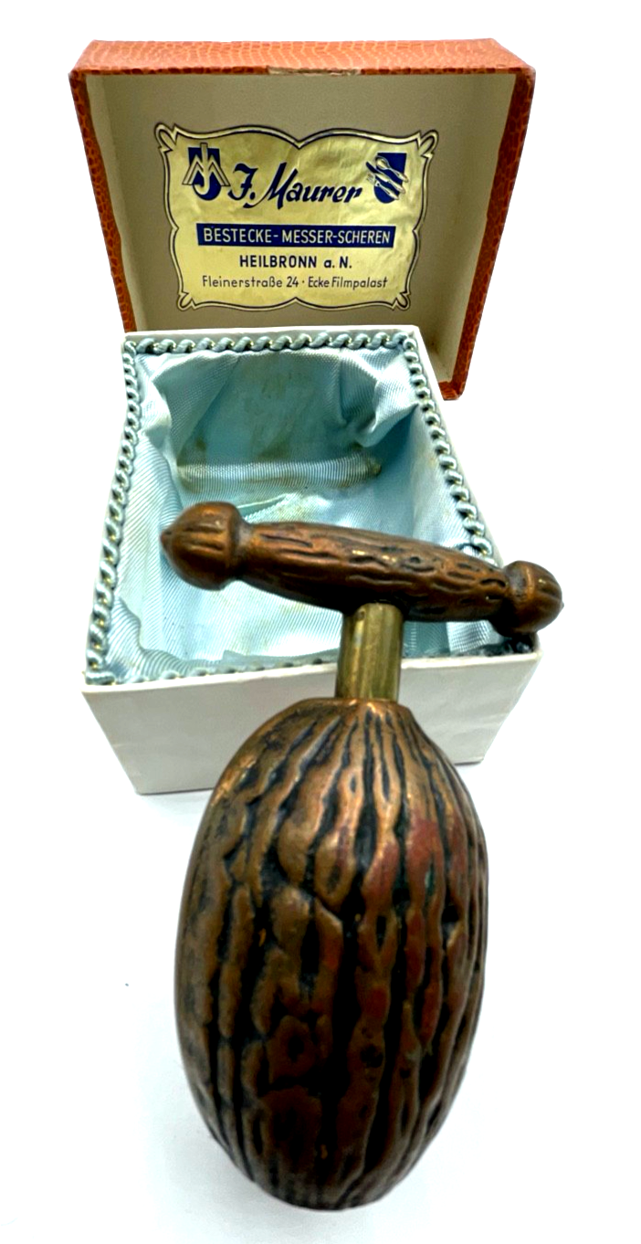 Antik Nusszwinge Nussknacker Messing Bronze Schraubnussknacker 30erJ orig. Box1