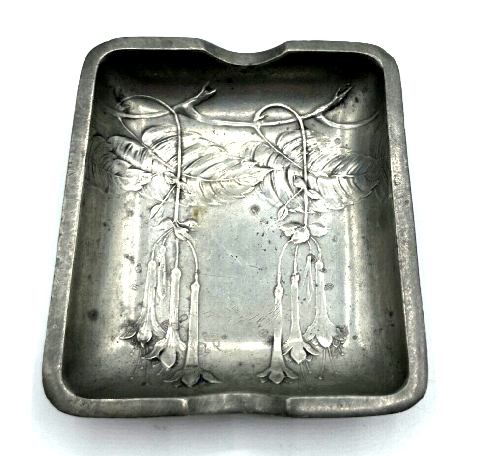 Jugendstil Kayserzinn 4190 Ascher Aschenbecher florales Dekor antik gepflegt1