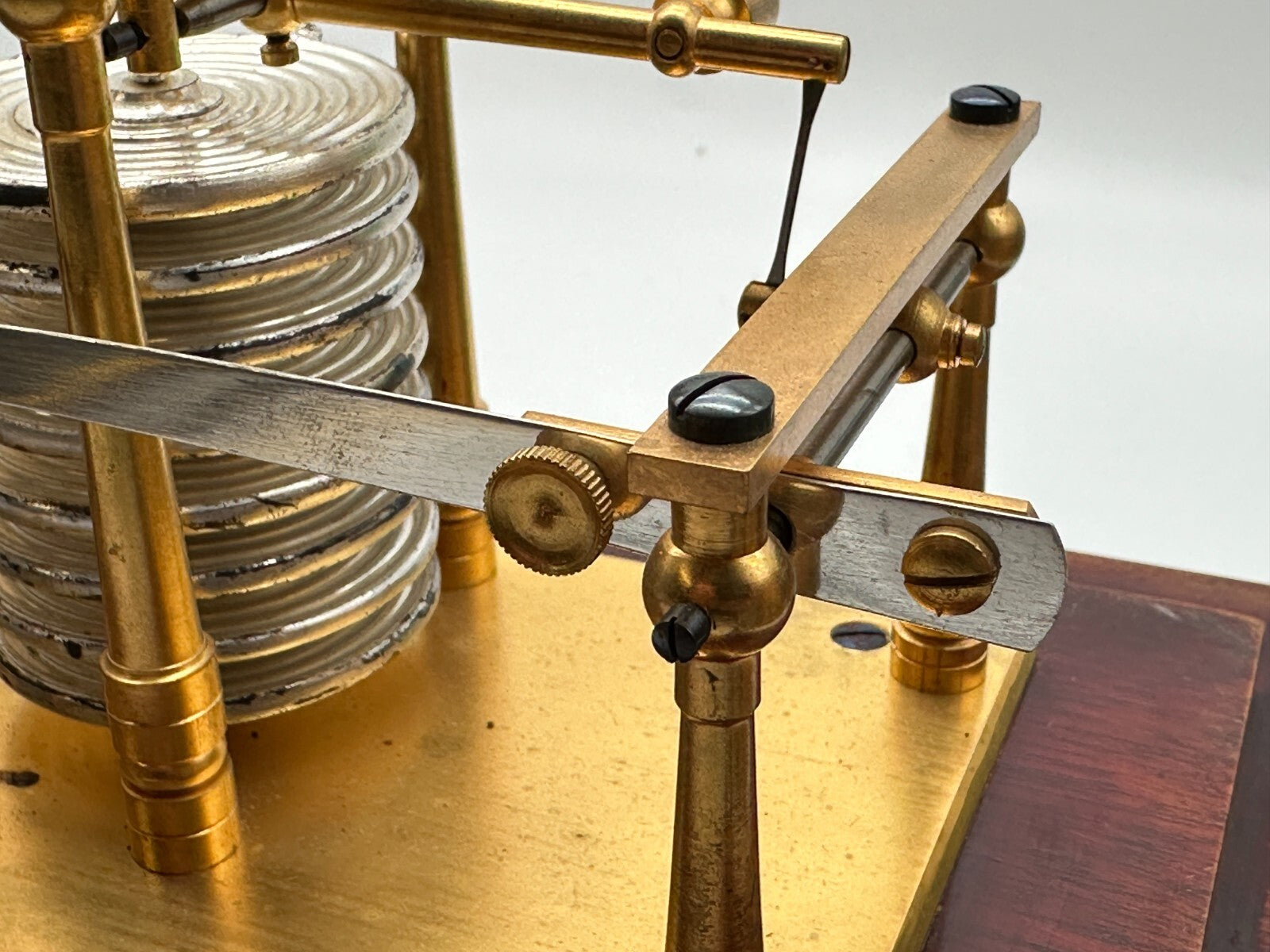 Barograph - C. Erbe Tübingen - Luftdruckmesser um 1900 - facettiertes Glas11