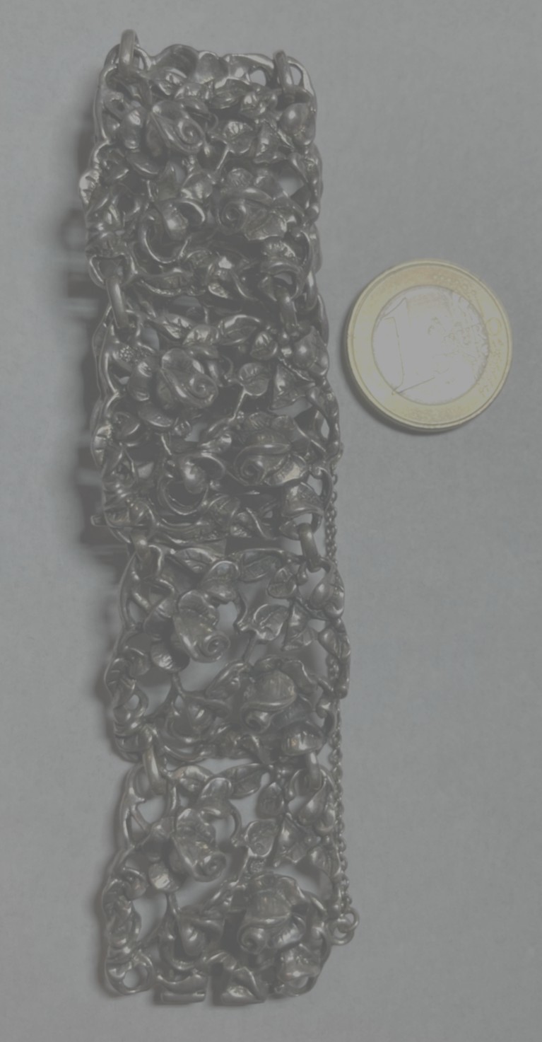Stattliches 835 Silber Armband Jugendstil plastisches Rosen Dekor L 18cm B 30mm11