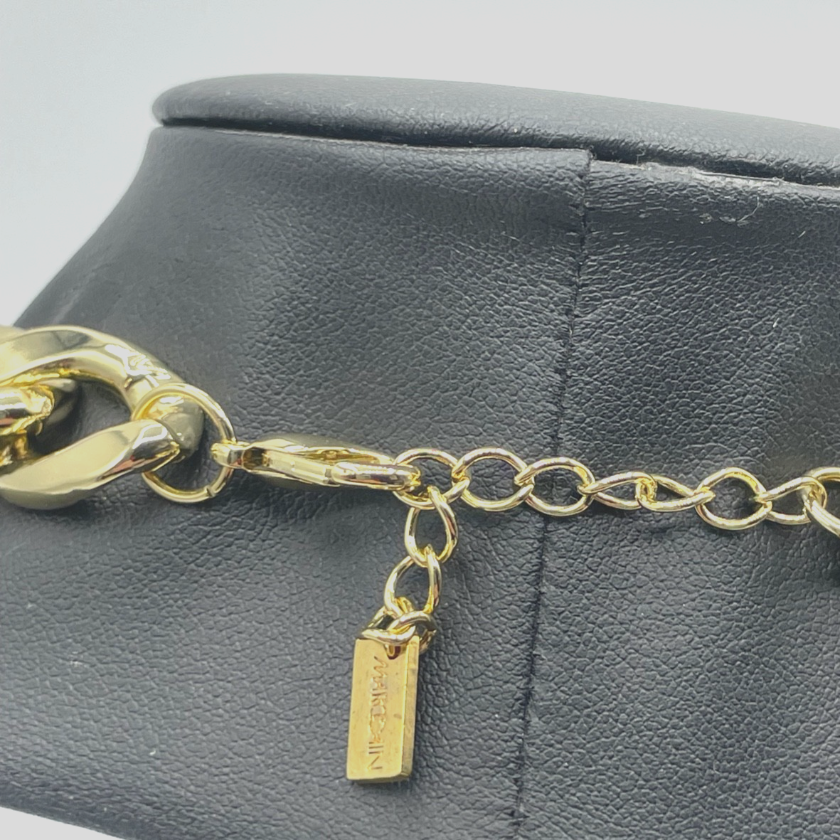 Neuwertige Halskette gold schwarz MARC CAIN Collier Panzerkette Statement chic4