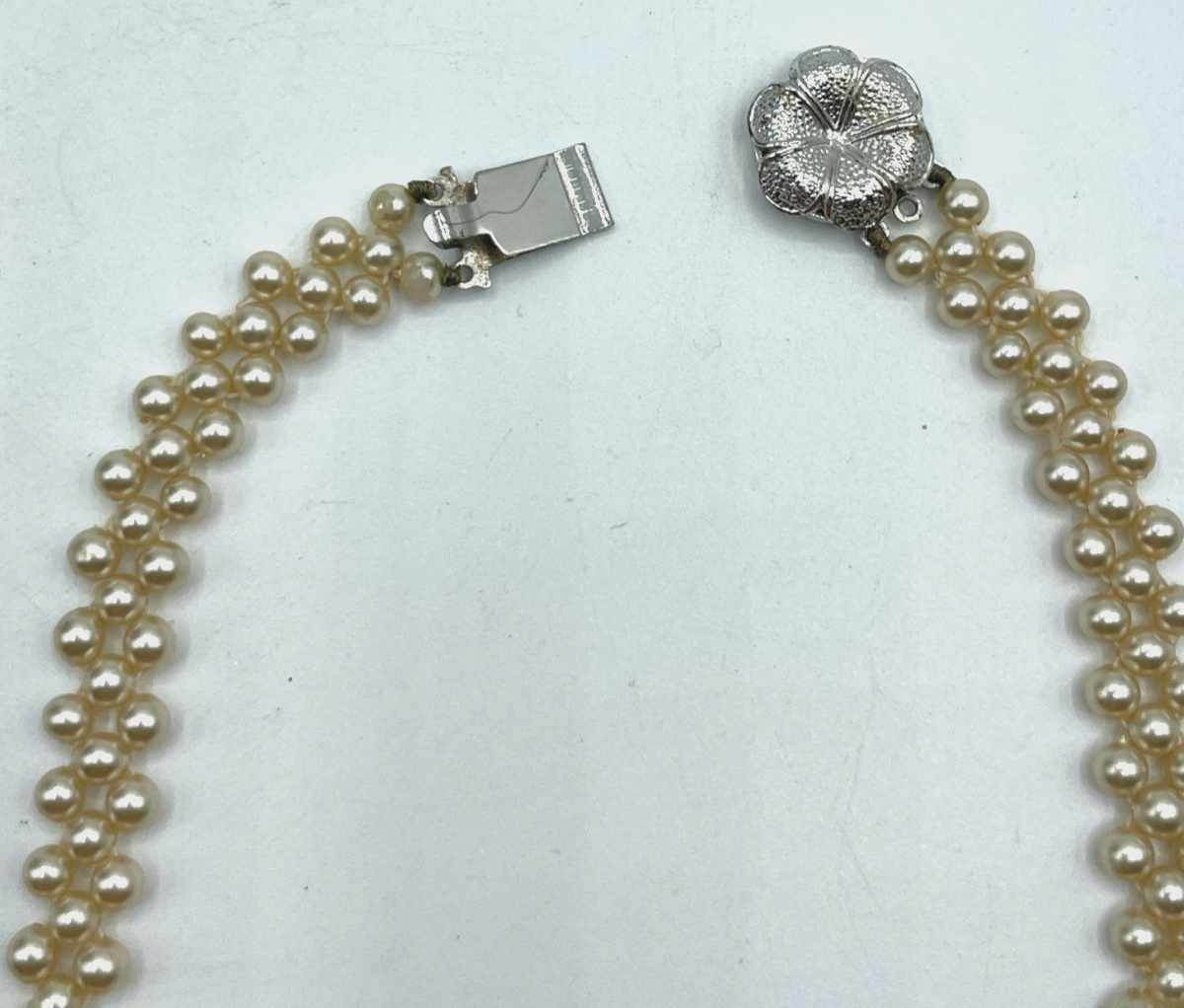Edle vintage Modeschmuck Statement Halskette Faux Collier Perlen Handarbeit L 402