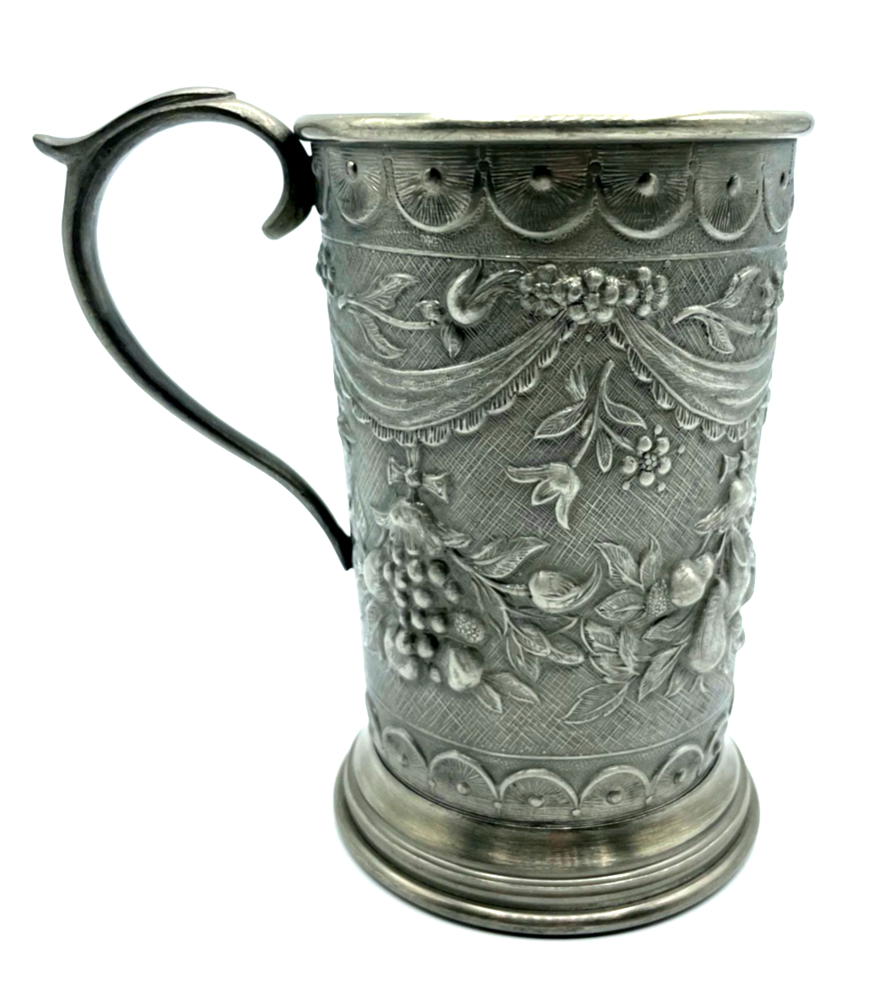 Wunderschöner Zinn Becher Italien handdekoriert floral Henkelbecher H 13,5 cm3