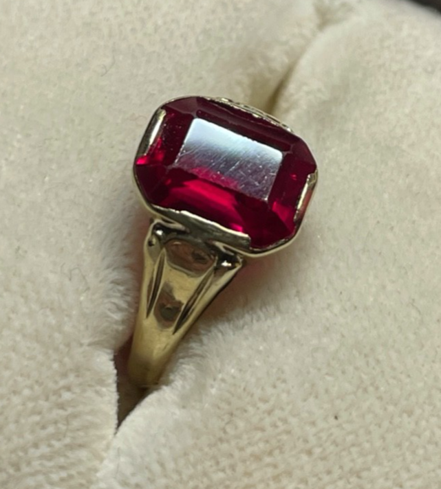 Aparter antik Ring 333 Gold 8 K roter Spinell Farbstein Ø 15 mm RG 47  gepfl.2