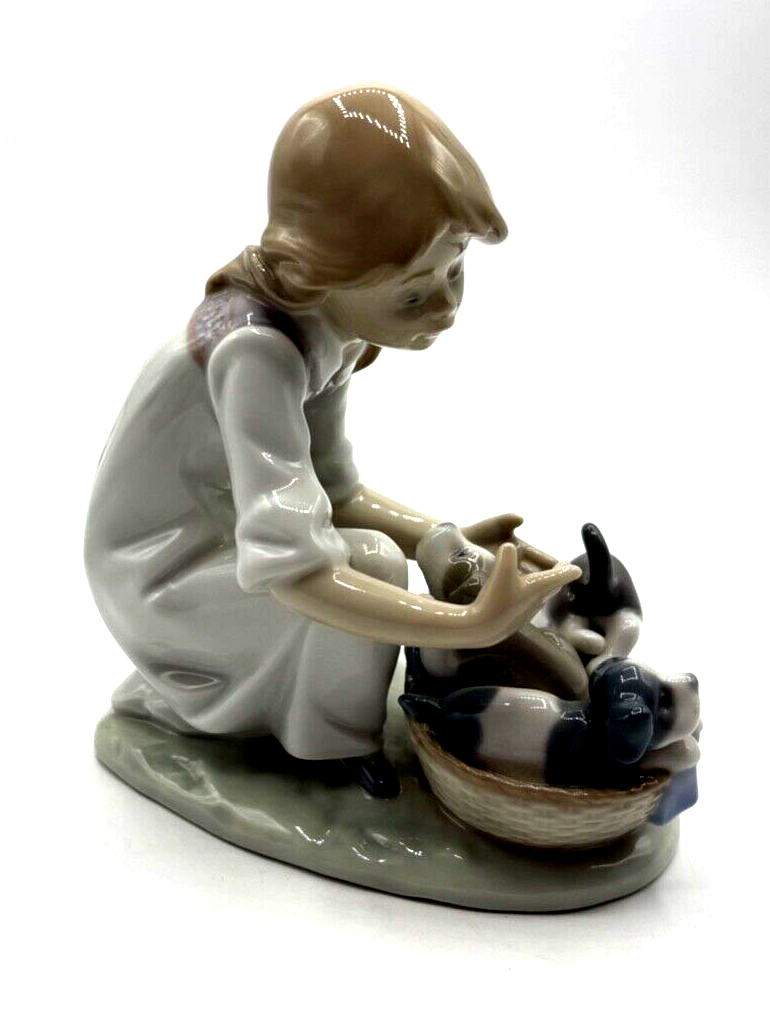Lladro Porzellan Figur Joy in a basket 5595 perfect condition H 15 L 13,5 cm1