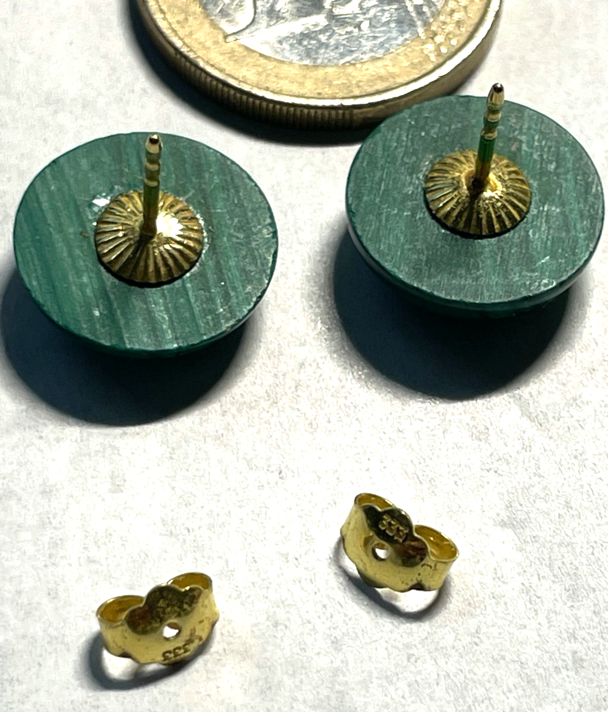 Sehr gepflegte 333 Gold 8 K Malachit Cabochon Ohrstecker Ø 15 mm Buttons5