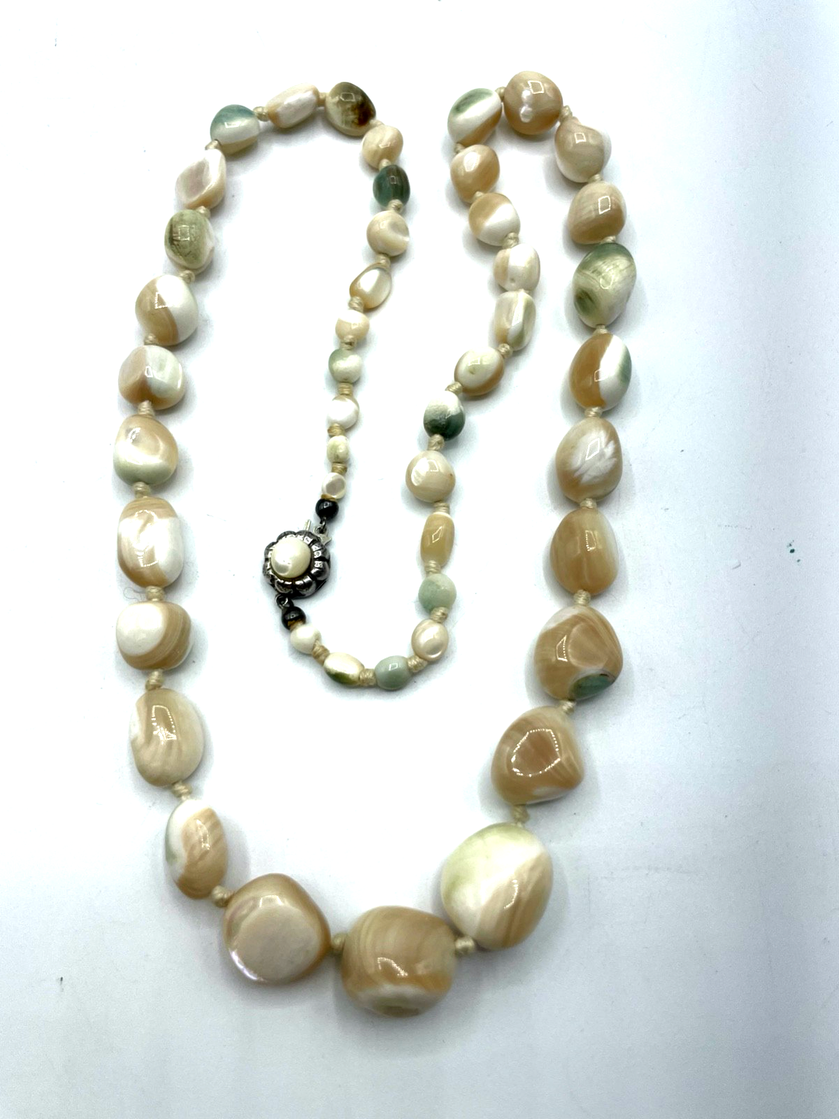 Antik edle Perlmutt Kette im Verlauf mit 835 Silber Schliesse 64 cm wunderschön6
