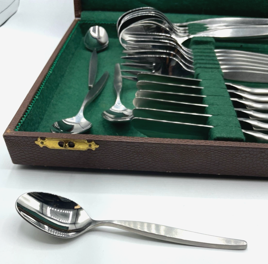 Formschönes WMF - Inox Edelstahl Besteck 24 Teile sehr gepflegt im Koffer1