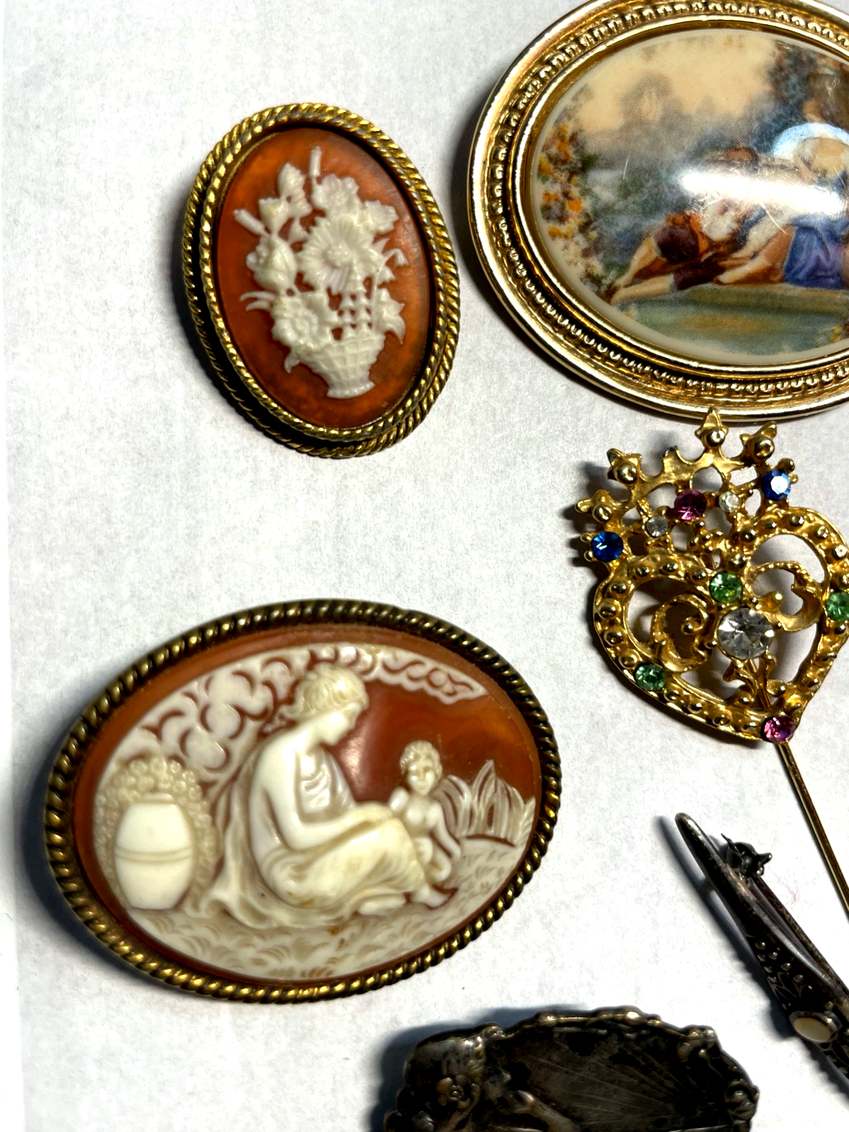 6 Nostalgie Broschen vintage Modeschmuck gepflegt auch mit Cameo Style2