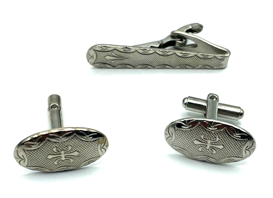 Vintage Set Manschettenknöpfe + Krawattenklammer mit Fleur de Lys Motiv gepfl.0