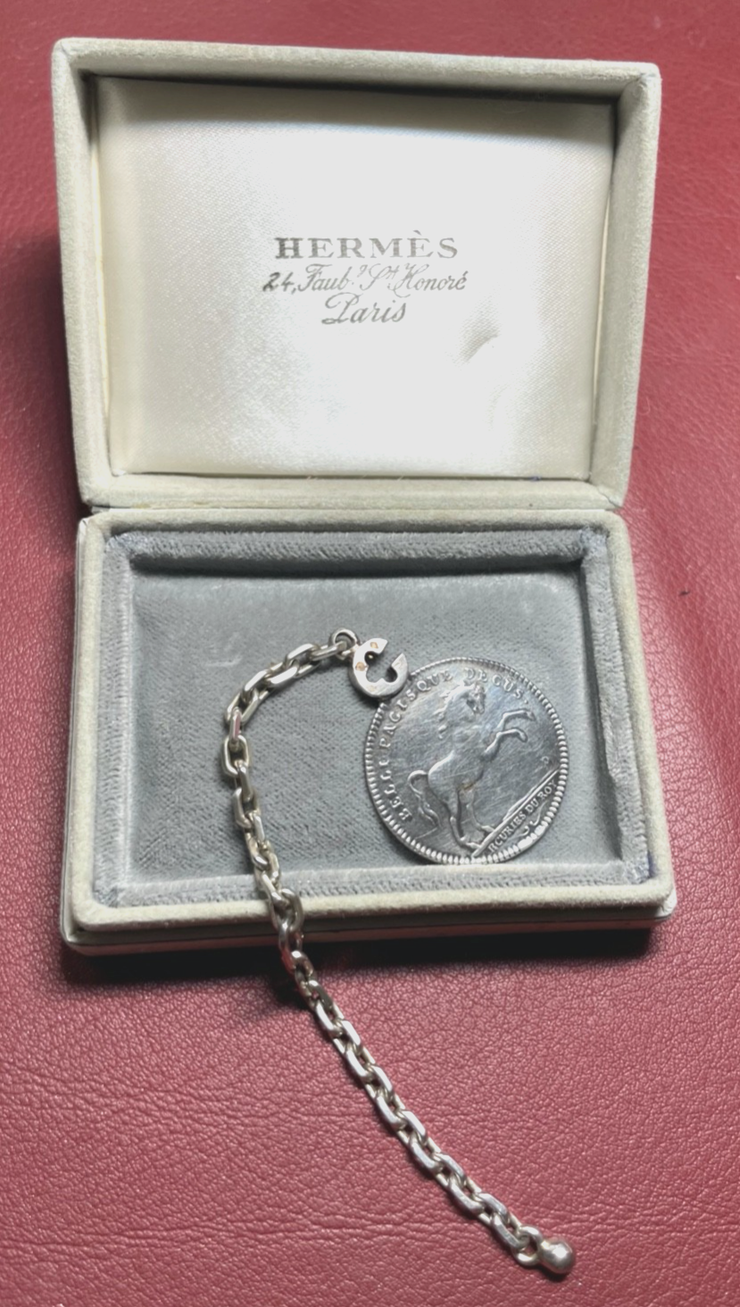 Antik Hermès Schlüsselanhänger Silber orig Schatulle Medaille Les Ecuries Du Roy1