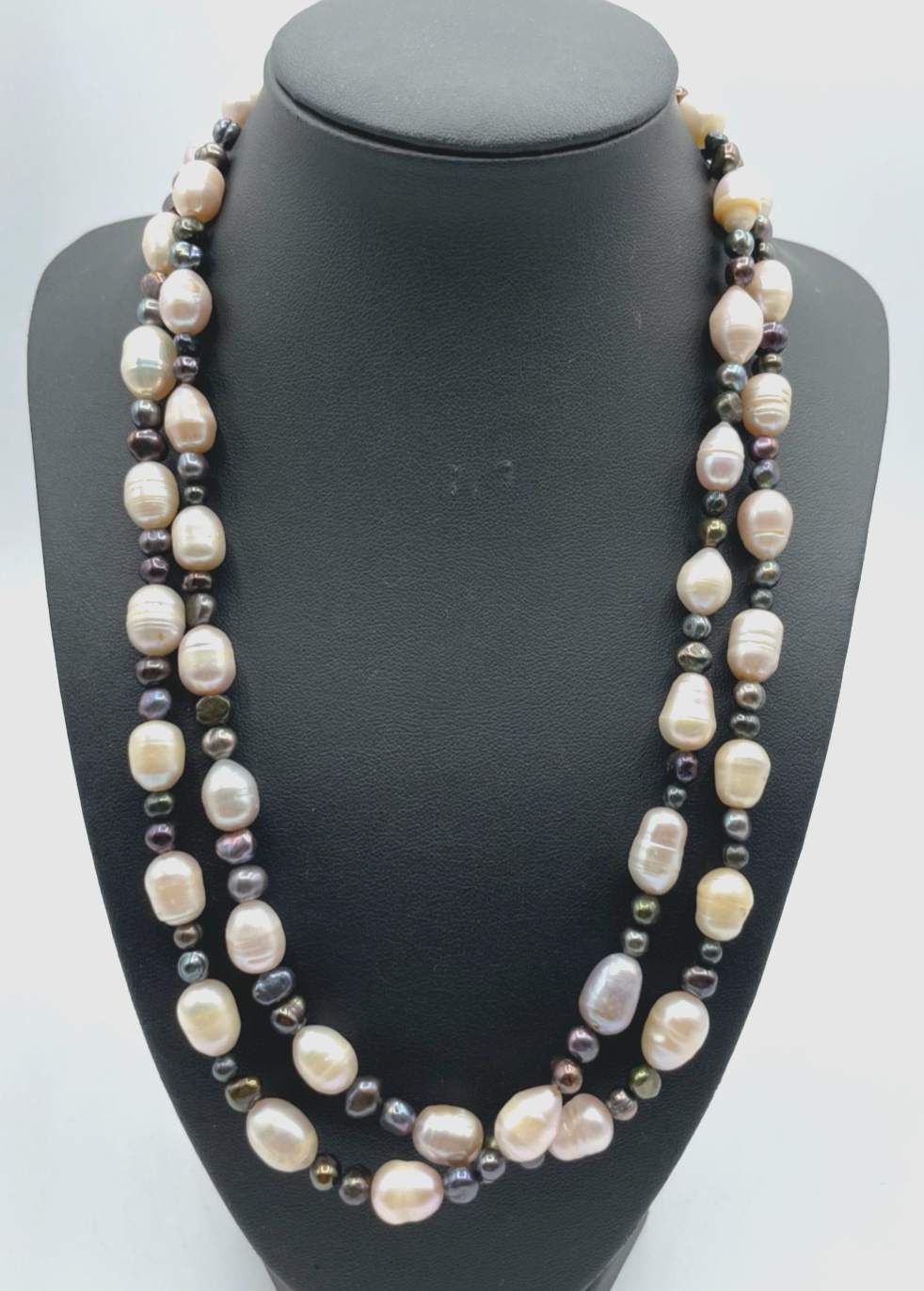 105 cm lange stattliche SWZ Perlenkette mehrfarbig B ca. 10 mm top gepflegt0