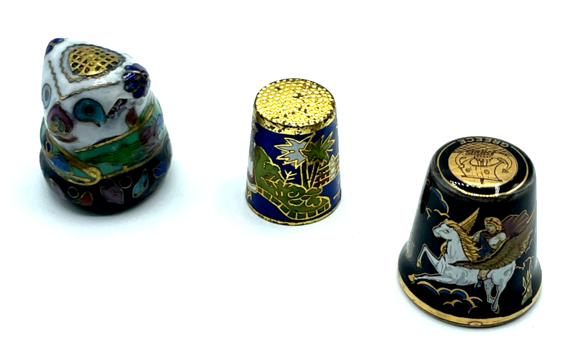 3 Fingerhüte 2 Cloisonne Emaille auf Messing 1 Porzellan Greece Pegasus gepfl.1
