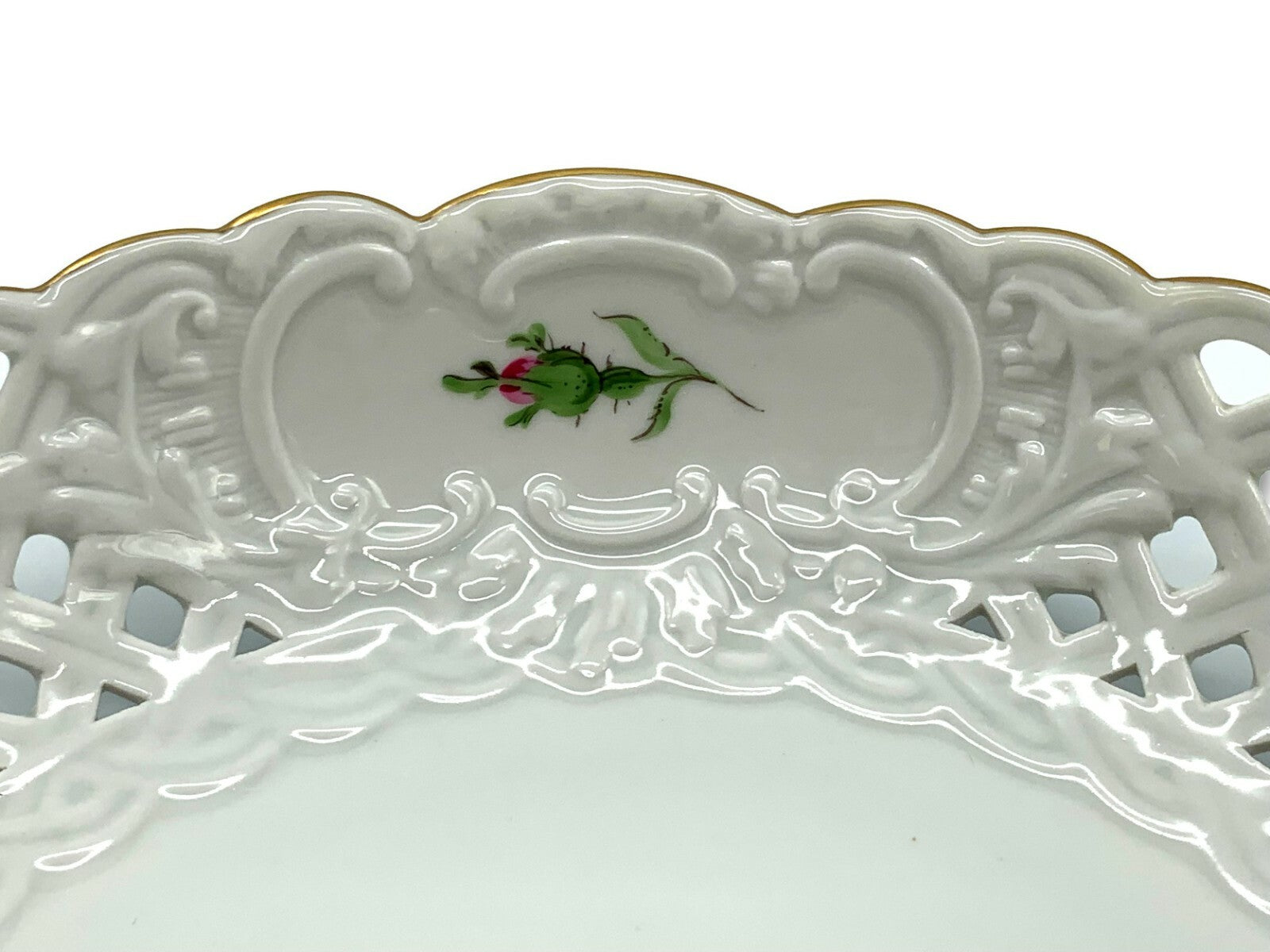 Meissen Porzellan - Durchbruch Schale Korbschale - Rote Rose - Goldstaffage 3