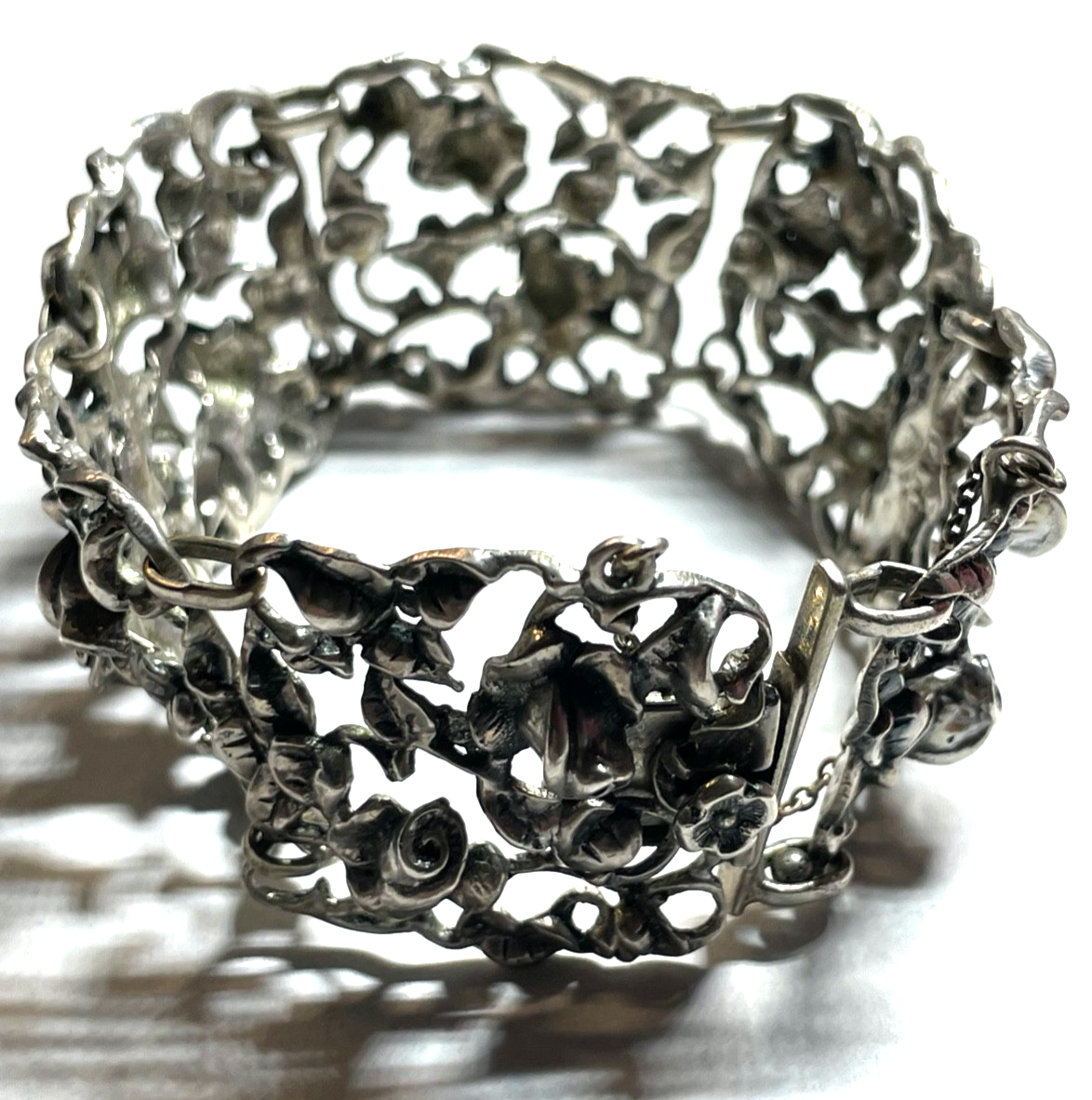 Stattliches 835 Silber Armband Jugendstil plastisches Rosen Dekor L 18cm B 30mm1